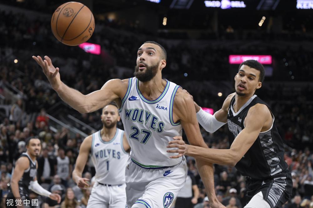 的中场球员 的中场球员